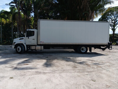 2015 Hino 268 Box Truck