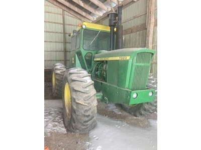John Deere 7020 Tractor