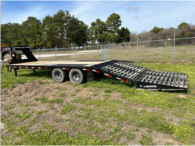  2022 PJ Trailers 25 Gooseneck Trailer 