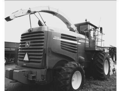 2004 John Deere 7500