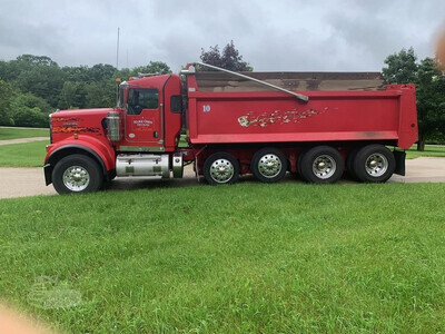 2017 Kenworth W900B Dump Truck