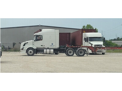 2009 Volvo VNL Semi Tractor 