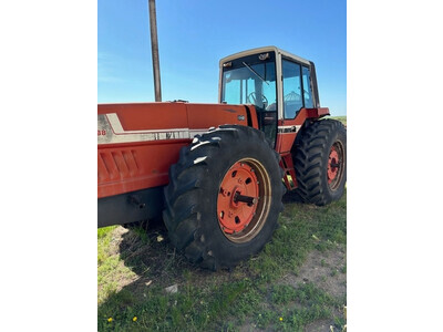 International 3588 Tractor