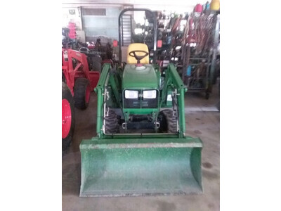 John Deere 2210 Tractor 