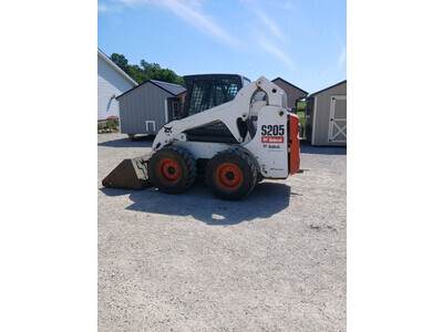 2004 Bobcat S205 Skid Steer Loader 