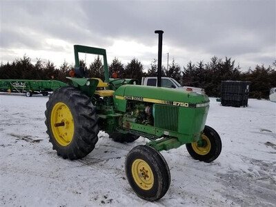 1986 John Deere 2750 Tractor 