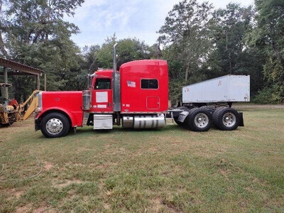2011 Peterbilt 389 Semi-Tractor