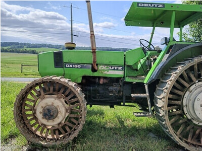 Deitz-Fahr DX 130 Tractor