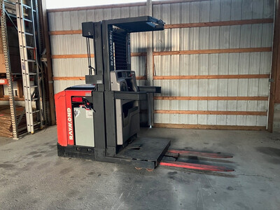 Raymond EASI-OPC30TT Order Picker
