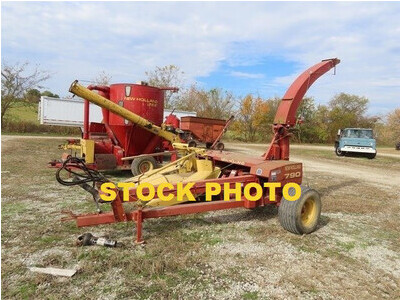 New Holland 790 Harvester 