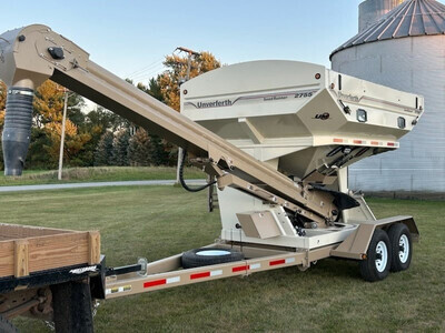  2021 Unverferth 2755 Seed Tender