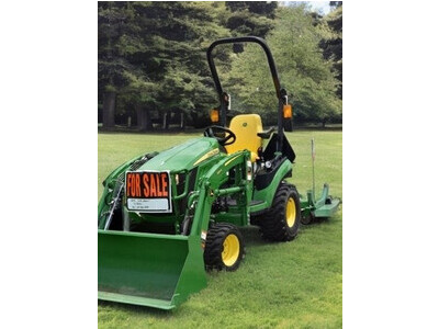 John Deere 1025 Tractor 