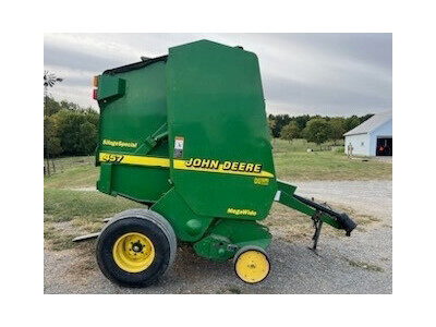 John Deere 457 Baler 