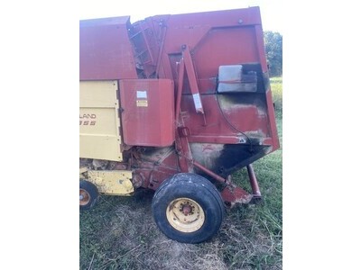New Holland 855 Round Baler