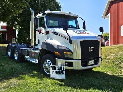 2015 Cat Truck