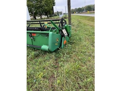John Deere 925F Platform 