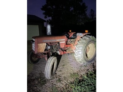 International 674 Tractor 