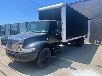 2002 International 4300 Box Truck
