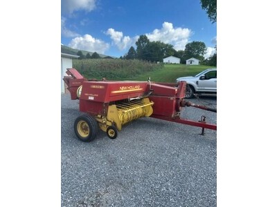 New Holland 326 Small Square Baler 