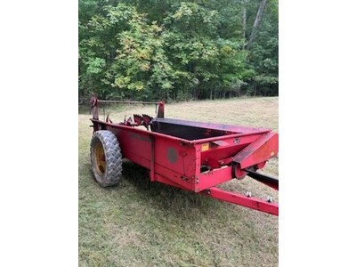 Massey Ferguson 110 Manure Spreader