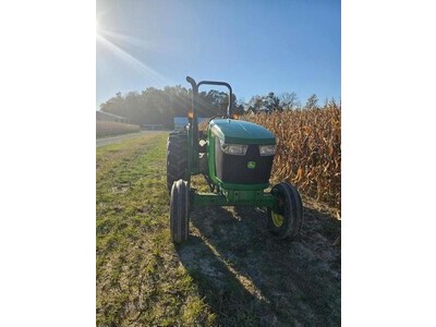2015 John Deere 5065E Tractor
