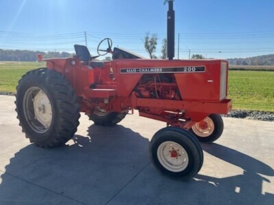 Allis Chalmers 200 Tractor