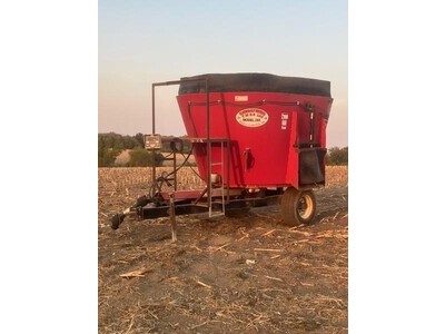 2013 Cloverdale 285 TMRS Portable Mixer