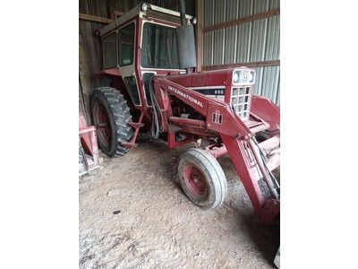 International 686 Tractor 