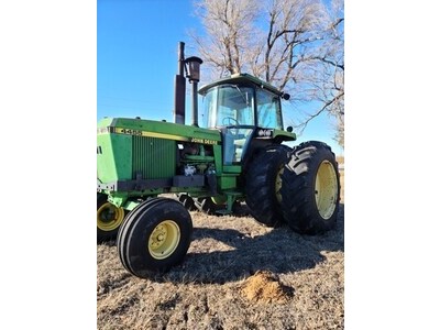 1989 John Deere 4455 Tractor