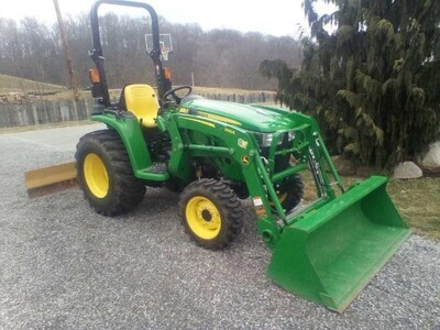 2021 John Deere 3038 Tractor
