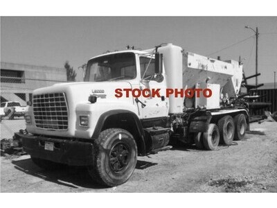 1992 Ford L9000 Dump Truck