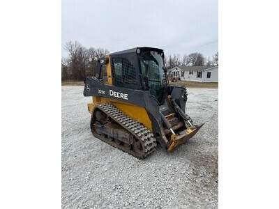 2016 John Deere 323E Slid Steer Loader