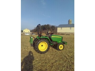 2010 John Deere 3038E Tractor