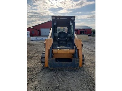 2015 Mustang 2100RT Track Loader