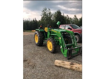 2012 John Deere 5075E Tractor 