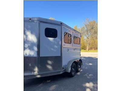 Jamco 15x16 2 horse trailer