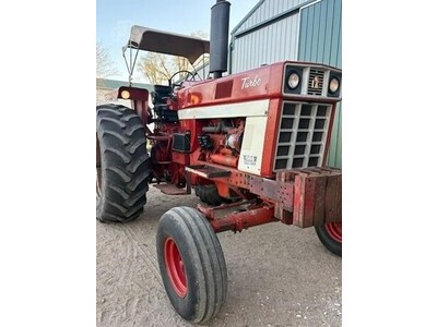 1974 International 1066 Tractor