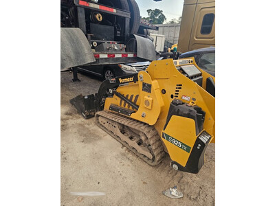 2024 Vermeer S925TX Mini Stand-On Skid 