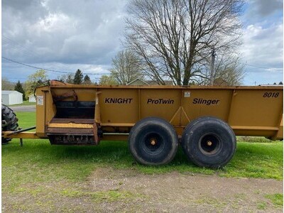 Knight 8018 Side-Slinger Manure Spreader