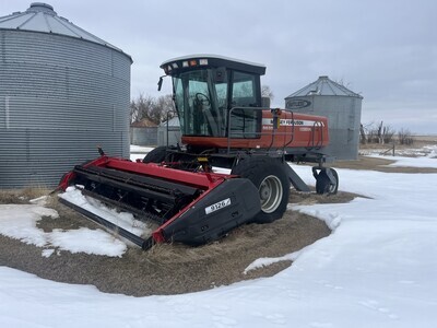 Massey Ferguson 9635 Windrower 
