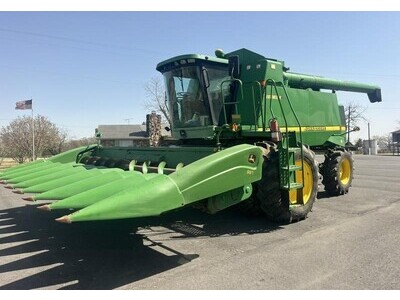 1998 John Deere 9610 Combine
