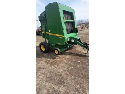 John Deere 468 Baler
