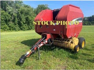 New Holland BR740 Round Baler