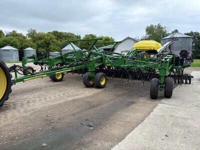 2005 John Deere 1820 Hoe Drill