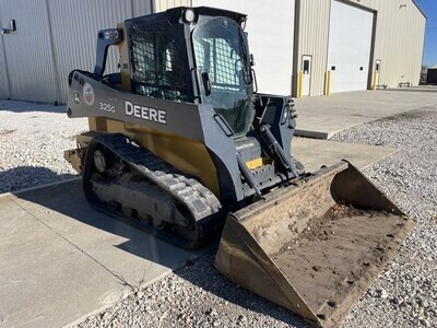 HEAVY EQUIPMENT 2019 John Deere 325G