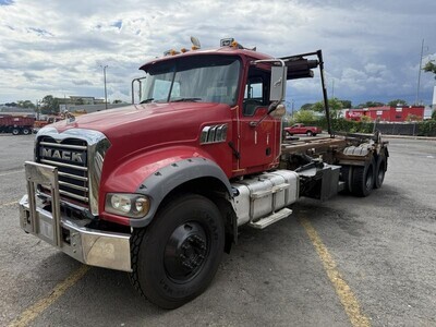 2012 Mack Granite GU713 Roll-Off Truck