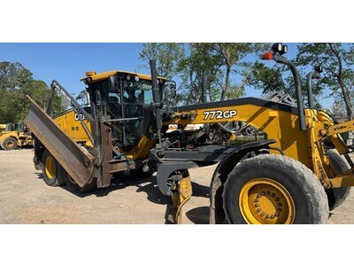 2014 John Deere 772GP 