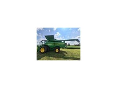 2014 John Deere S670 Combine 