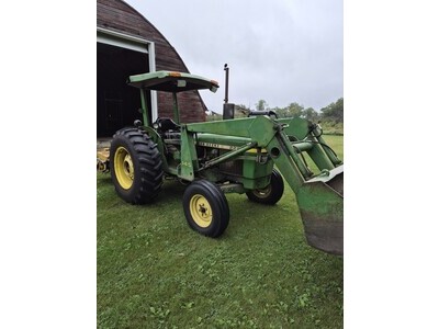 1976 John Deere 2240 Tractor 
