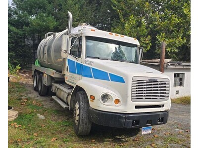 2001 Freightliner Business Class Septic 